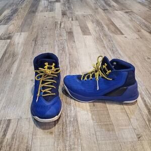Under armour 6 youth high top sneakers